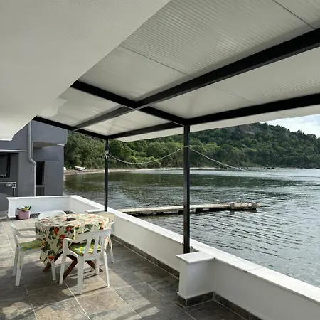 A Peaceful Holiday House In Nature By The Sea *