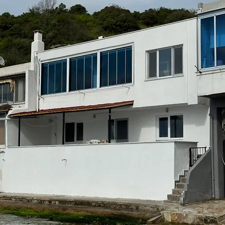 A Peaceful House In Nature By The Sea